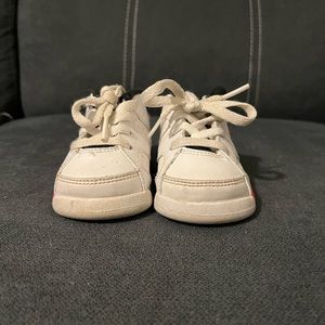 Toddlers sneakers